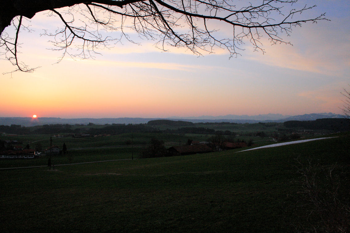 Sonnenaufgang am Ostersonntag im Allgäu