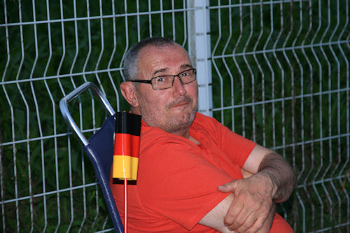 
Paul, unser Österreicher hoffe noch auf einen Sieg im Fussball-Länderspiel gegen uns, vergebens...
