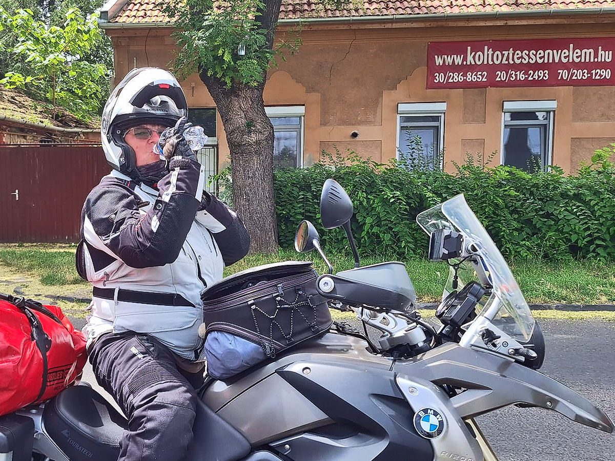 Trinken, trinken, trinken... Trinken, trinken, trinken...