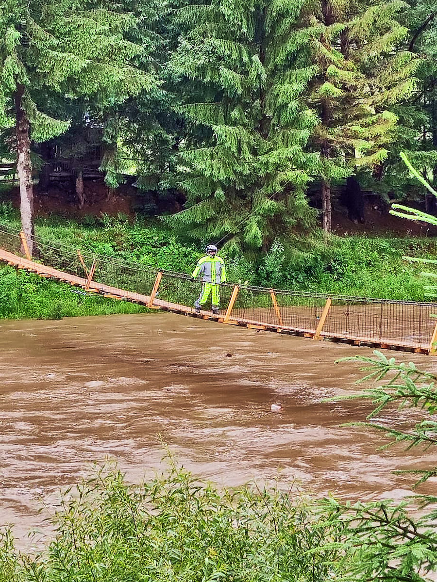 Der Fluss Bistrita führt viel Wasser Der Fluss Bistrita ist gut gefüllt