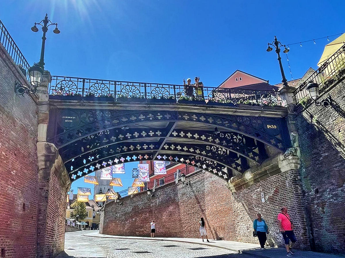 Die Lügenbrücke Die Lügenbrücke