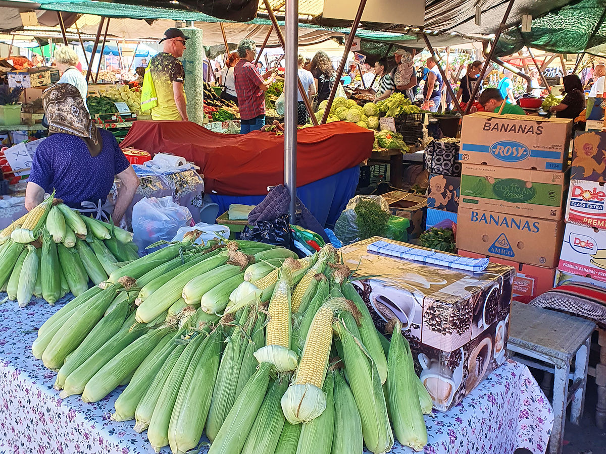 Mais, Mais, Mais Mais, Mais, Mais