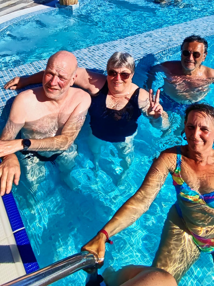 Abkühlung im Pool Abkühlung im Pool
