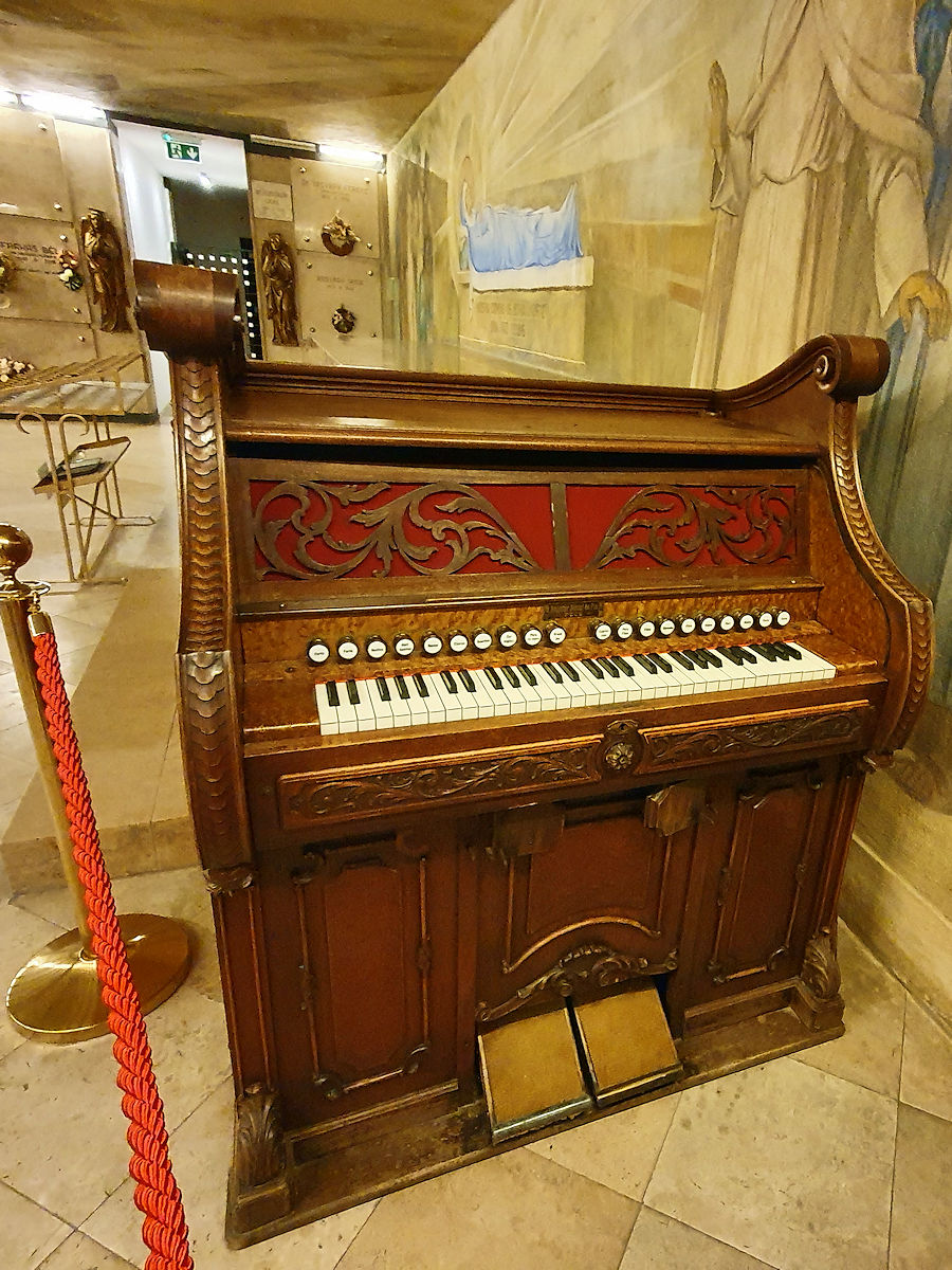 Alte Orgel in der Krypta Alte Orgel in der Krypta